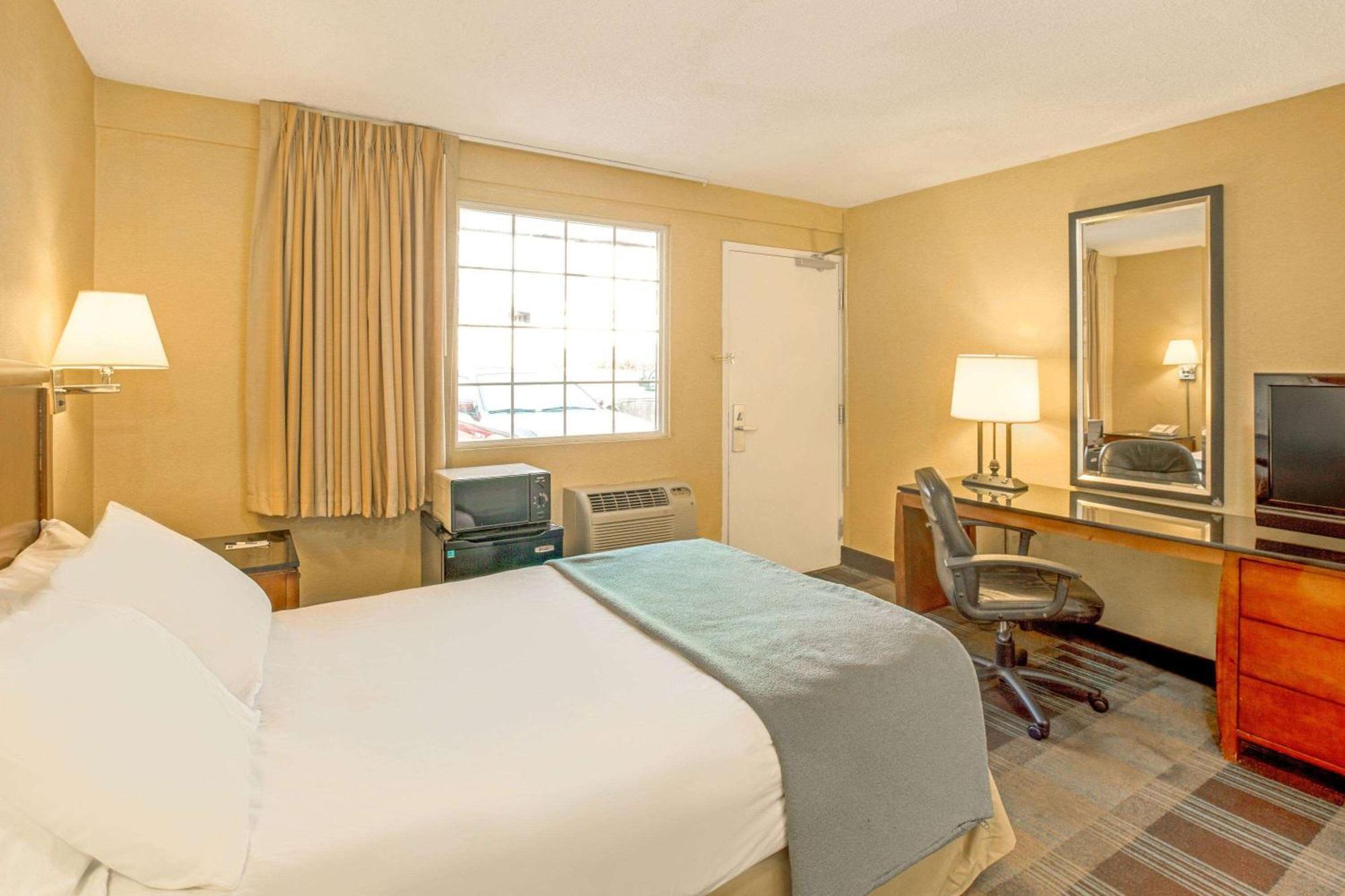 Travelodge by Wyndham Silver Spring Eksteriør billede