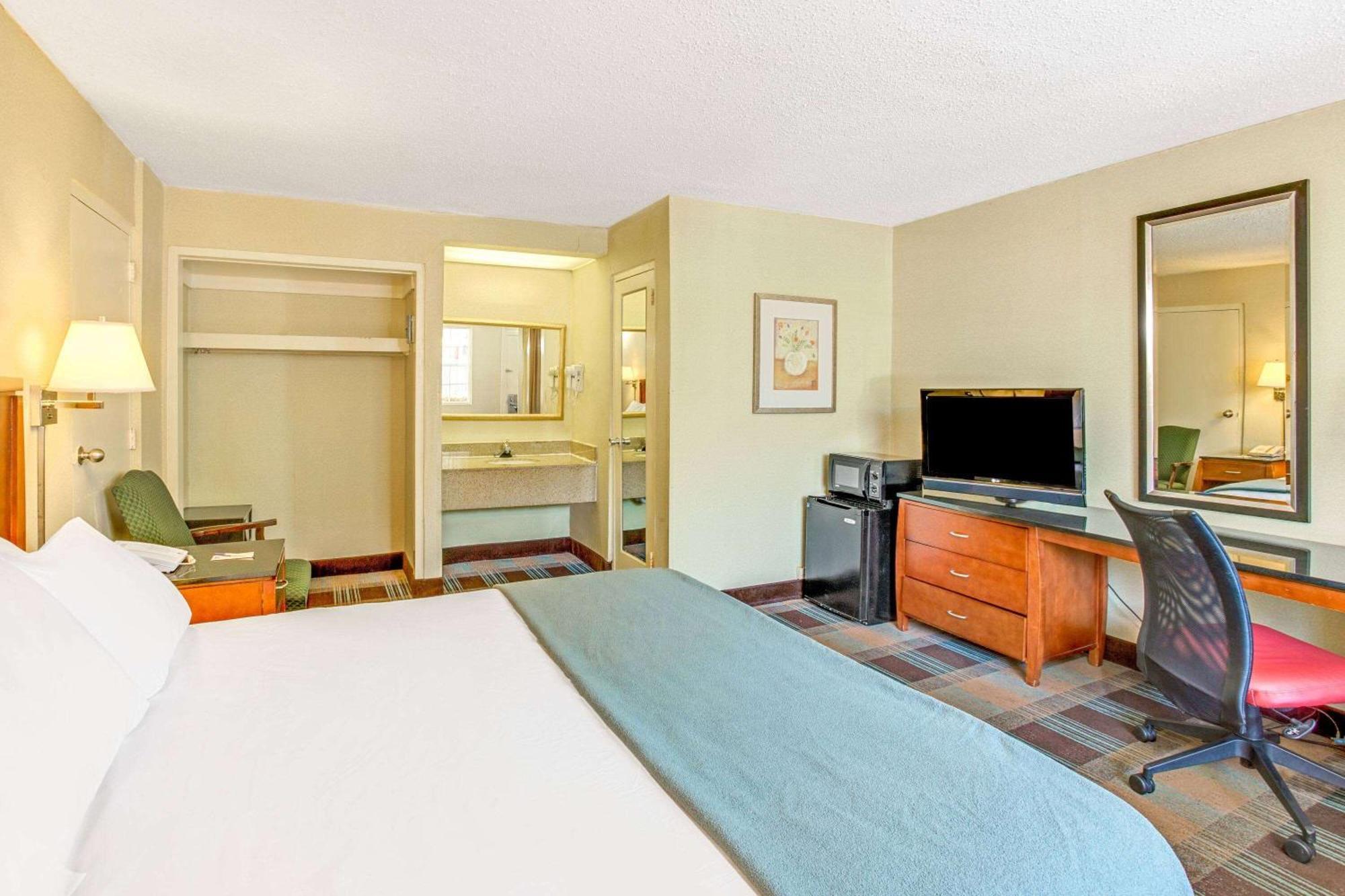 Travelodge by Wyndham Silver Spring Eksteriør billede