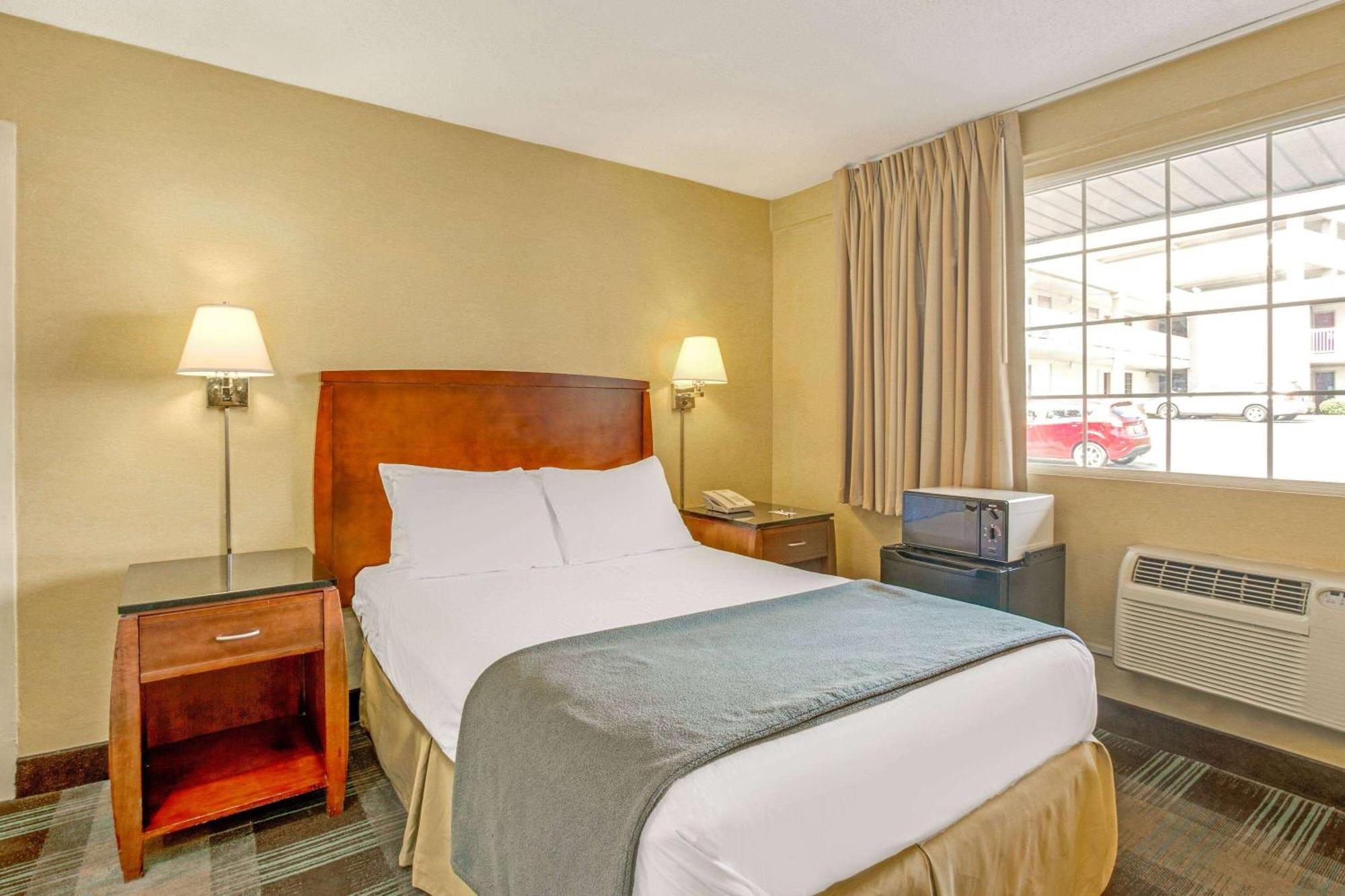 Travelodge by Wyndham Silver Spring Eksteriør billede